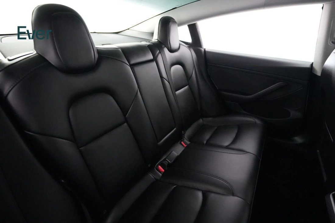 Sedan in San Francisco, CA, United States 5 - 18240409