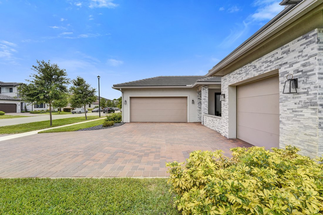 House in Davie, Florida, United States 3 - 17696449