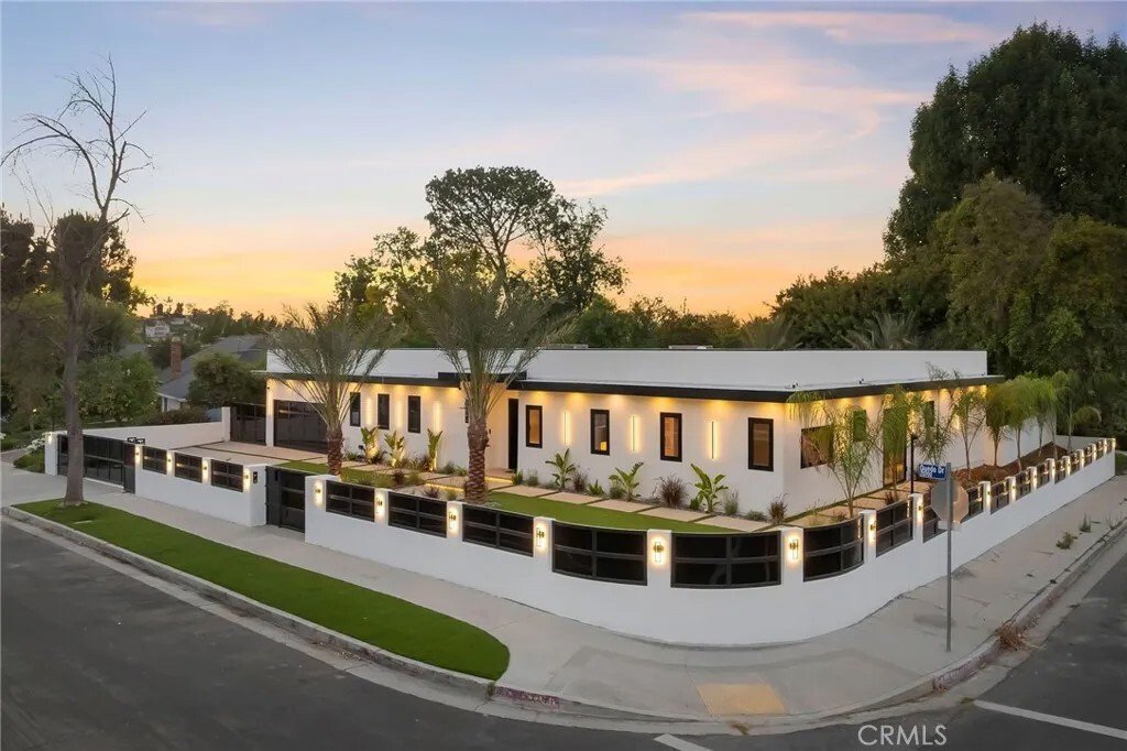 House in Los Angeles, California, United States 3 - 18455780