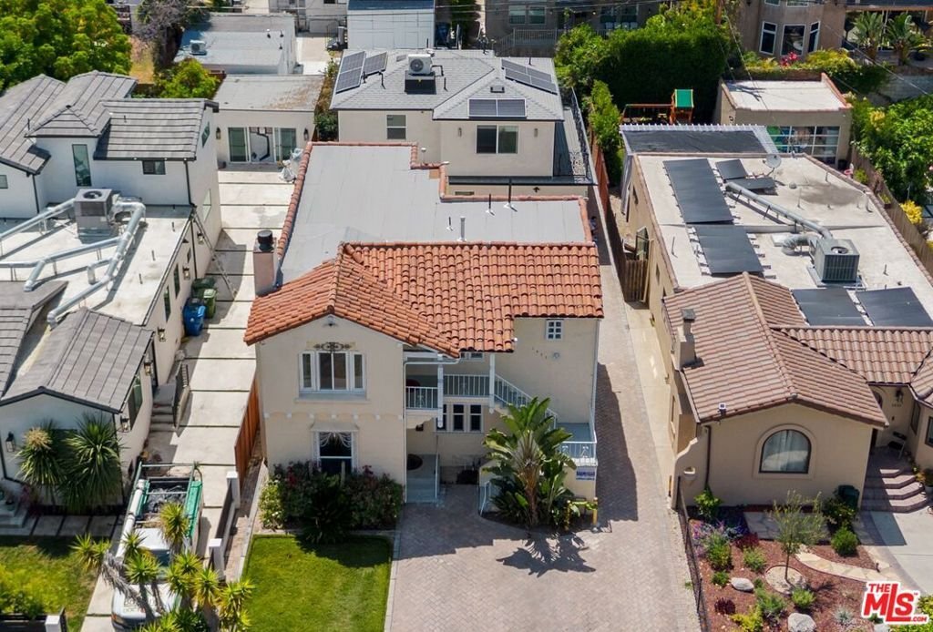 Los Angeles, California, United States 1 - 18459125