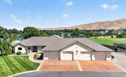 House in Prosser, Washington, United States 1