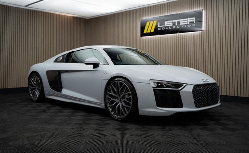 Audi R8 5.2 FSI V10 Coupe 2dr Petrol S Tronic quattro Euro 6 (s/s) (540 ps) in Blackburn, United Kingdom 1