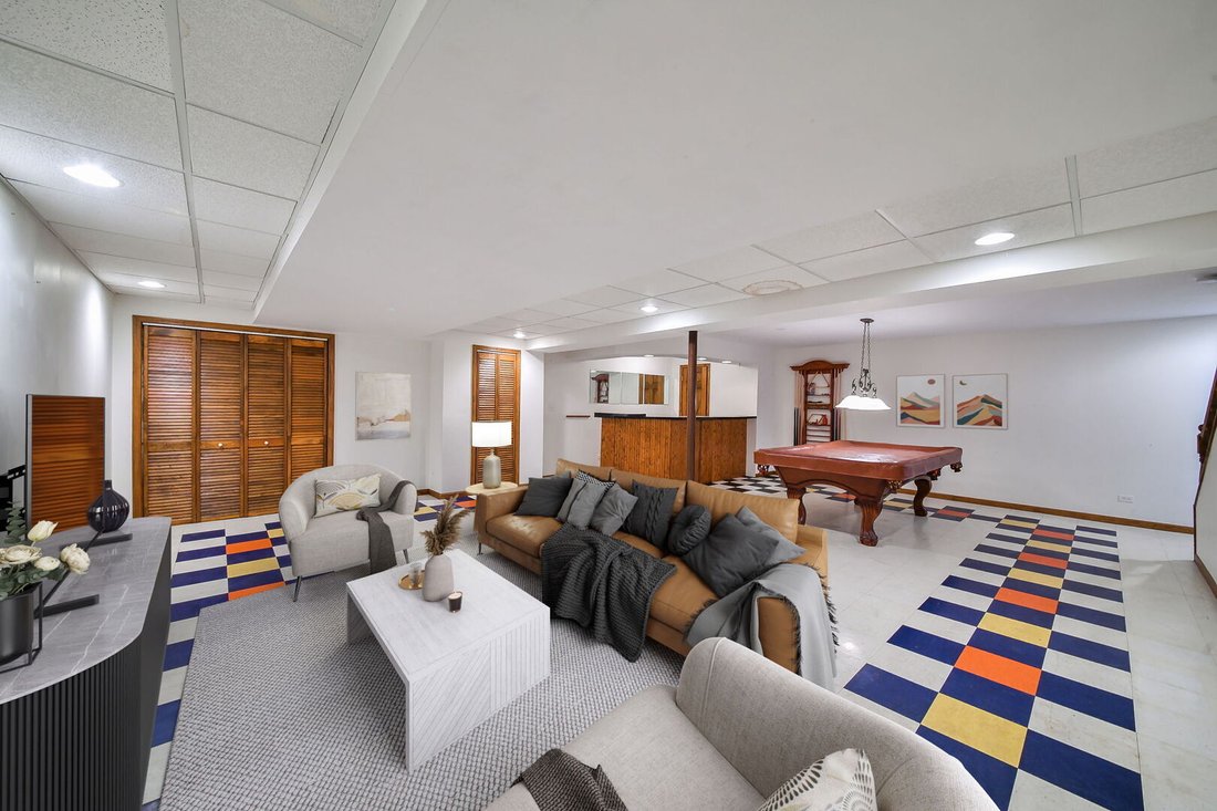 House in Bolingbrook, Illinois, United States 2 - 18459945