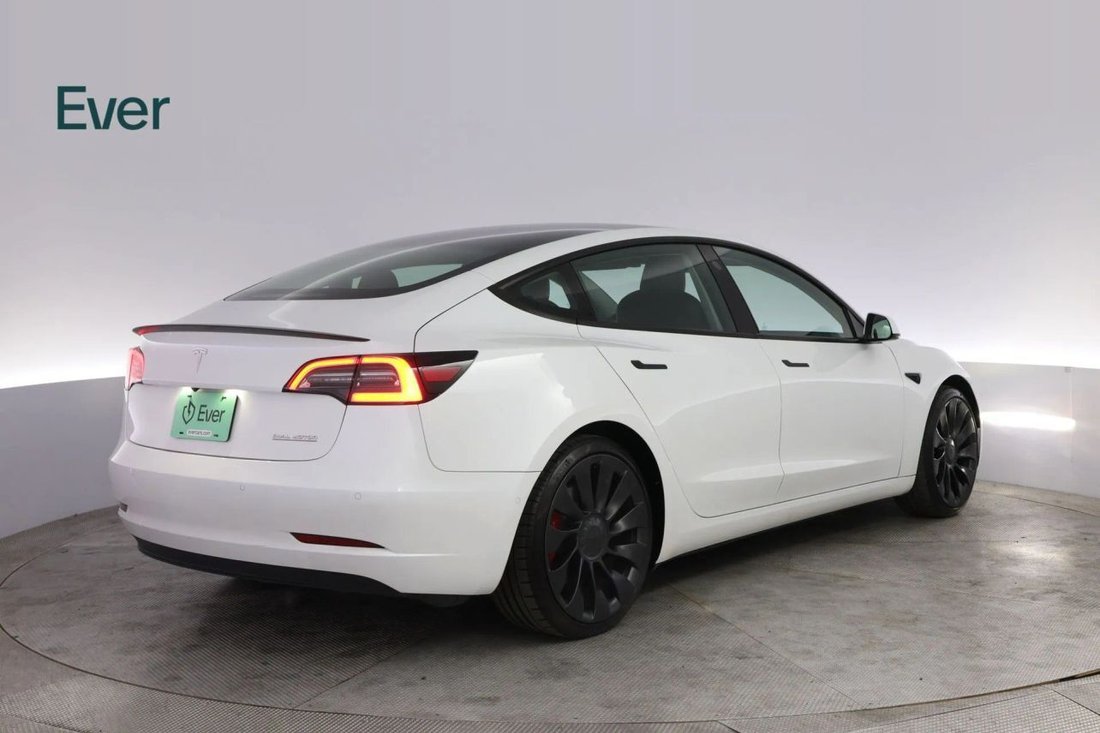 Sedan in San Francisco, CA, United States 3 - 18240409