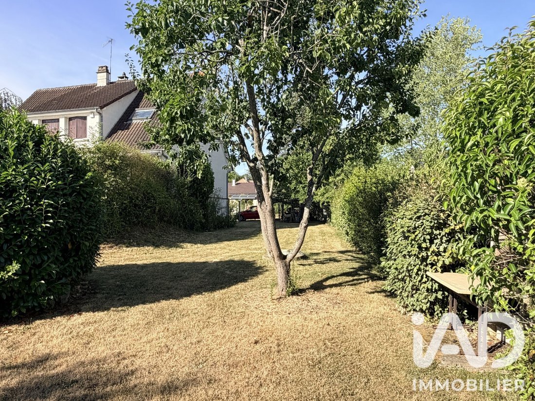 House in Varennes-Jarcy, Ile-de-France, France 3 - 18471401