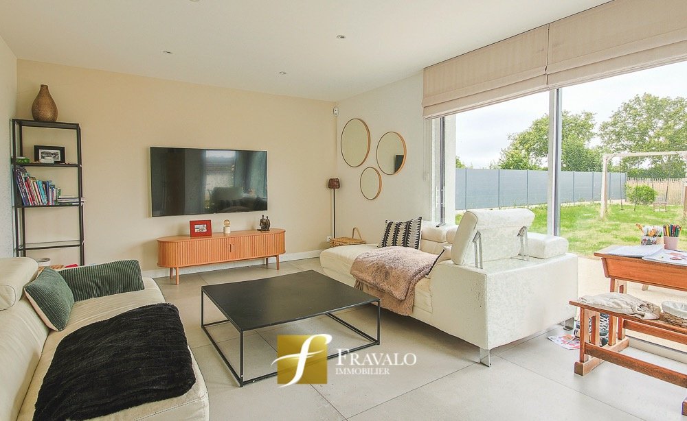 House in Centre Ville, Theix-Noyalo, France 2 - 18463255