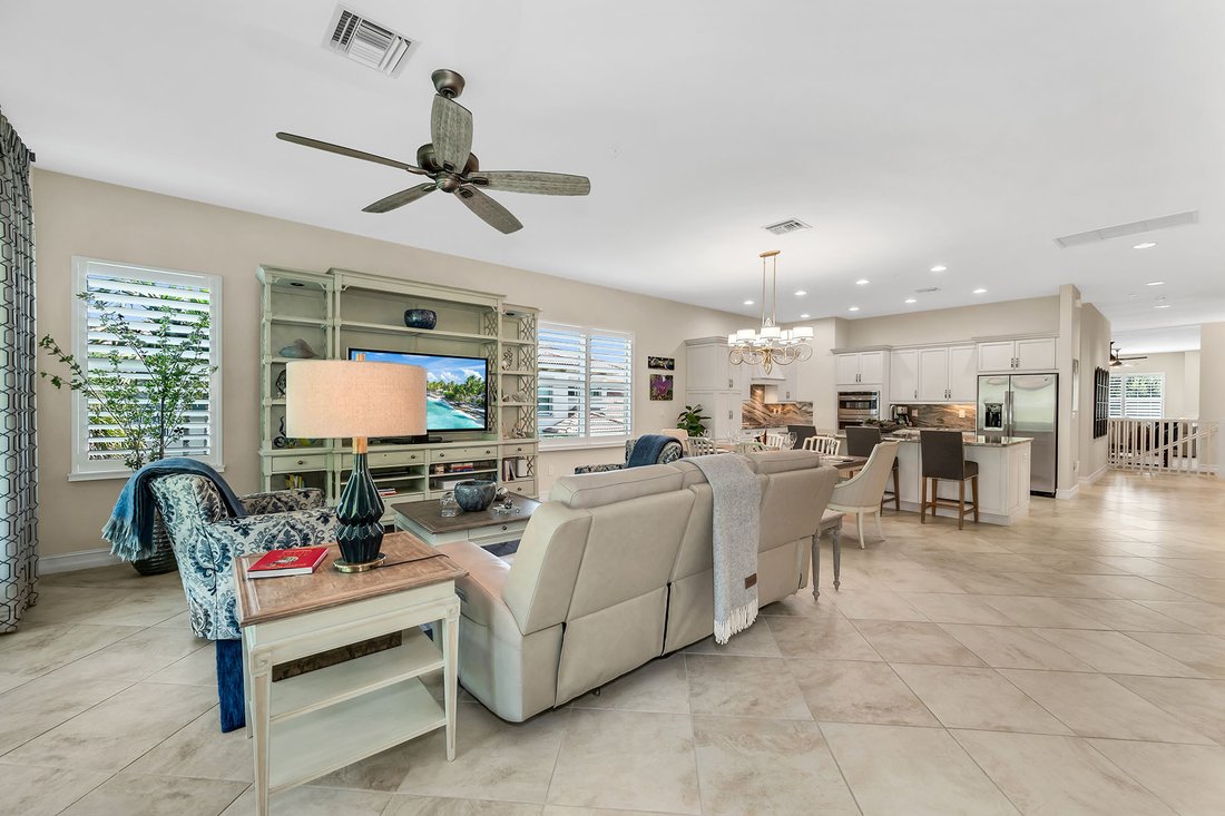 Condo in Naples, Florida, United States 5 - 18464226