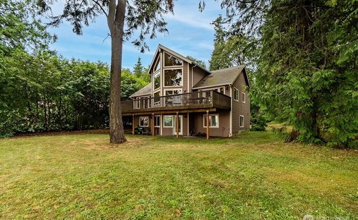 House in Hat Island, Washington, United States 1