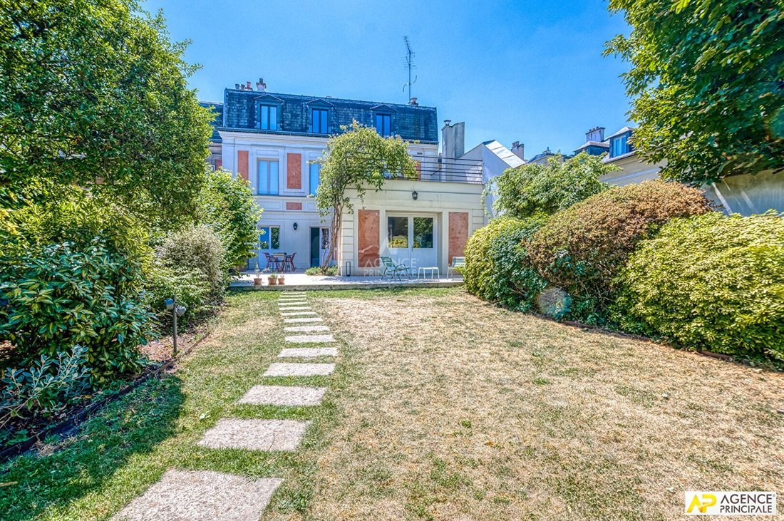 House in Domaine National du Château, Versailles, France 1 - 18456944