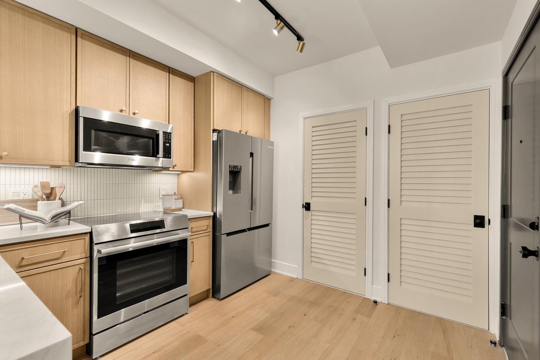 Condo in Washington, District of Columbia, United States 5 - 18464255