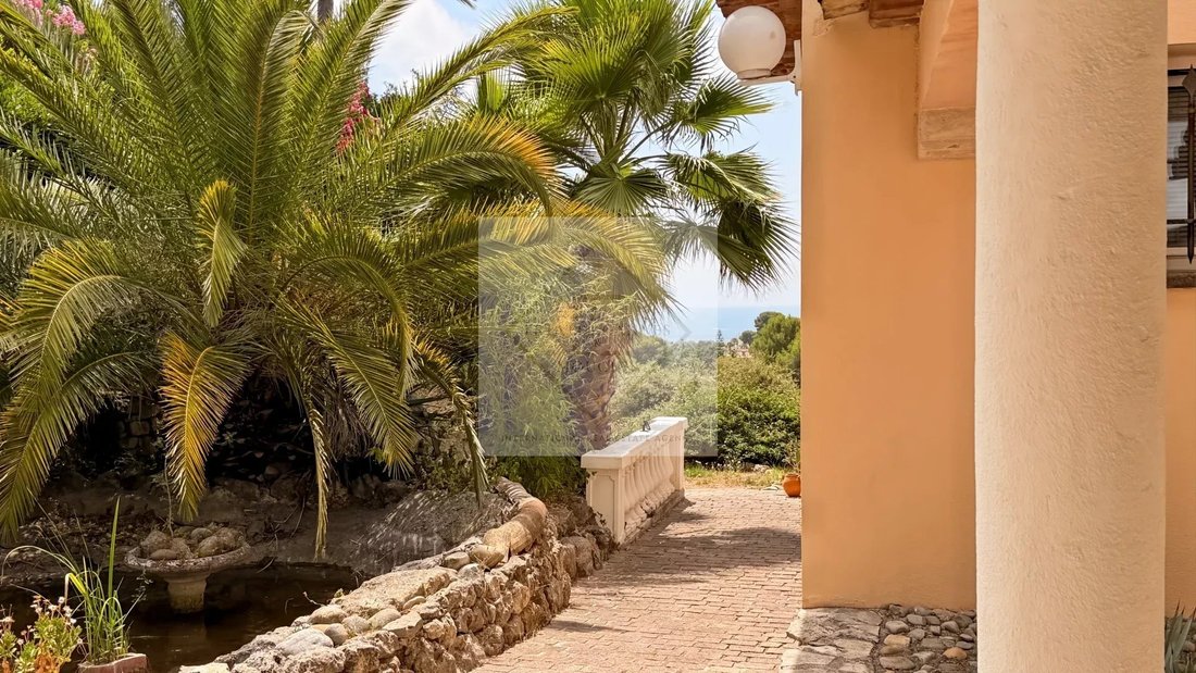 Villa in Les Cougoulins-Rastines, Antibes, France 3 - 16069450