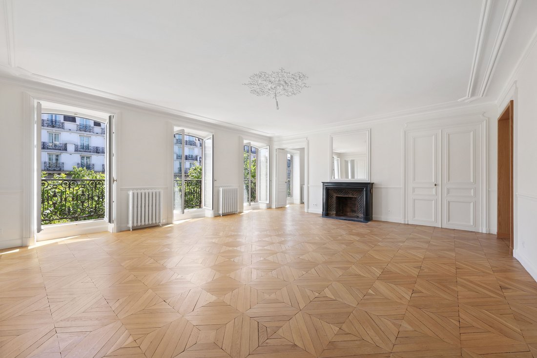 Apartment in Elysées-Madeleine, Paris 8e Arrondissement, Paris 2 - 18457161