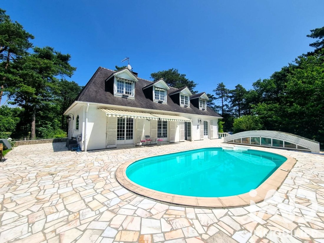 House in Boutigny-sur-Essonne, Ile-de-France, France 2 - 18471364