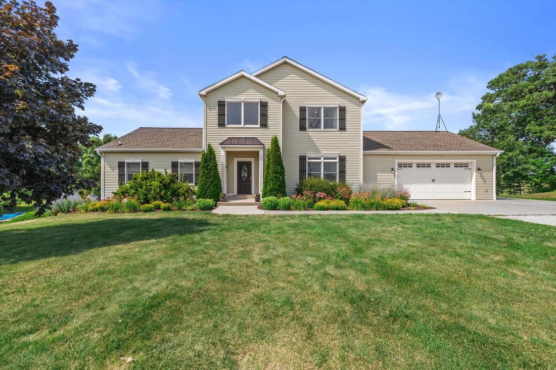 House in Yorkville, Wisconsin, United States 1 - 18458886