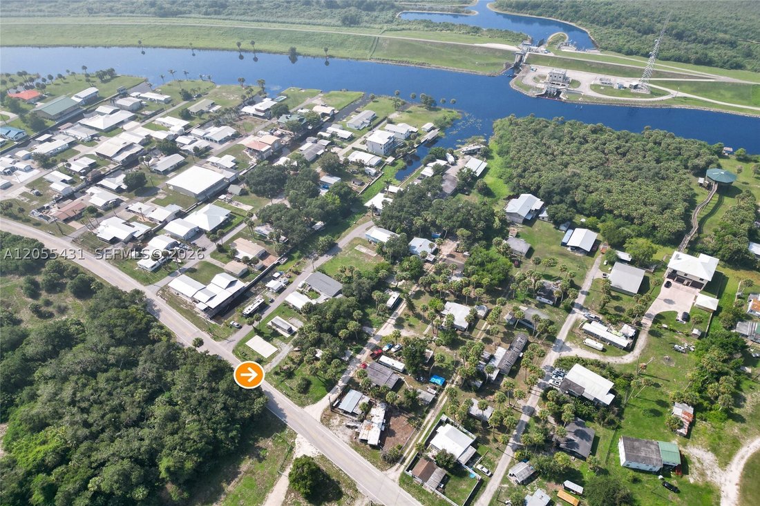 Moore Haven, Florida, United States 2 - 18456136