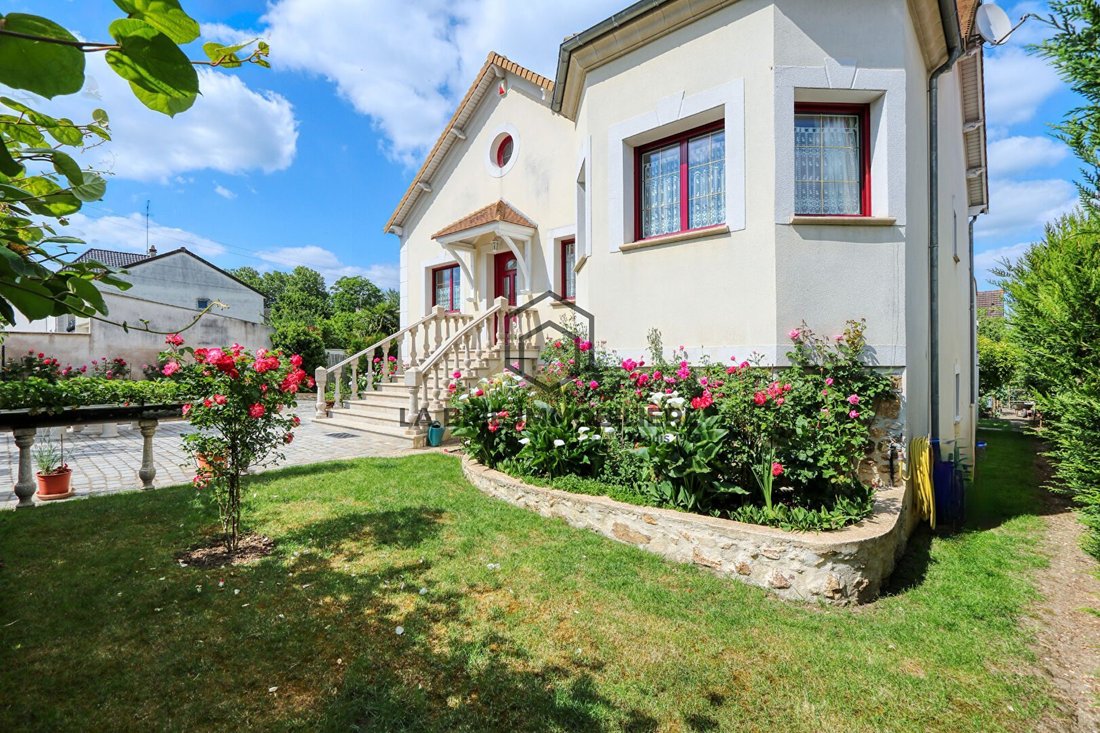 Villa in Les Sablons, Villecresnes, France 5 - 18465475