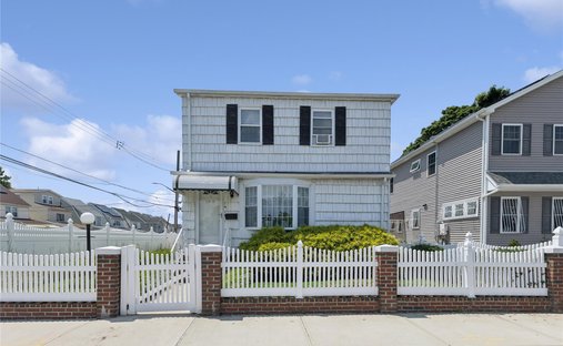 House in New York, New York, United States 1