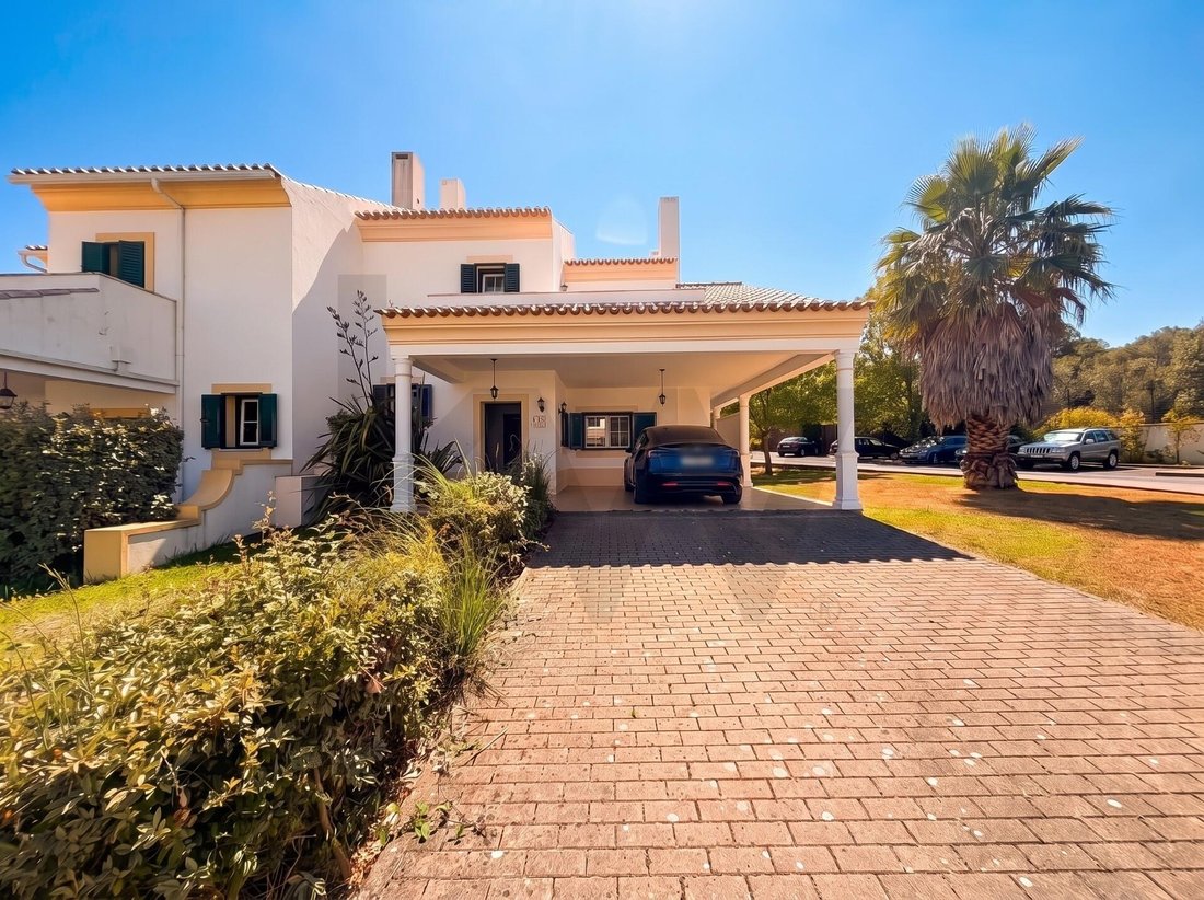 Townhouse in Almargem do Bispo, Lisbon, Portugal 2 - 18453489