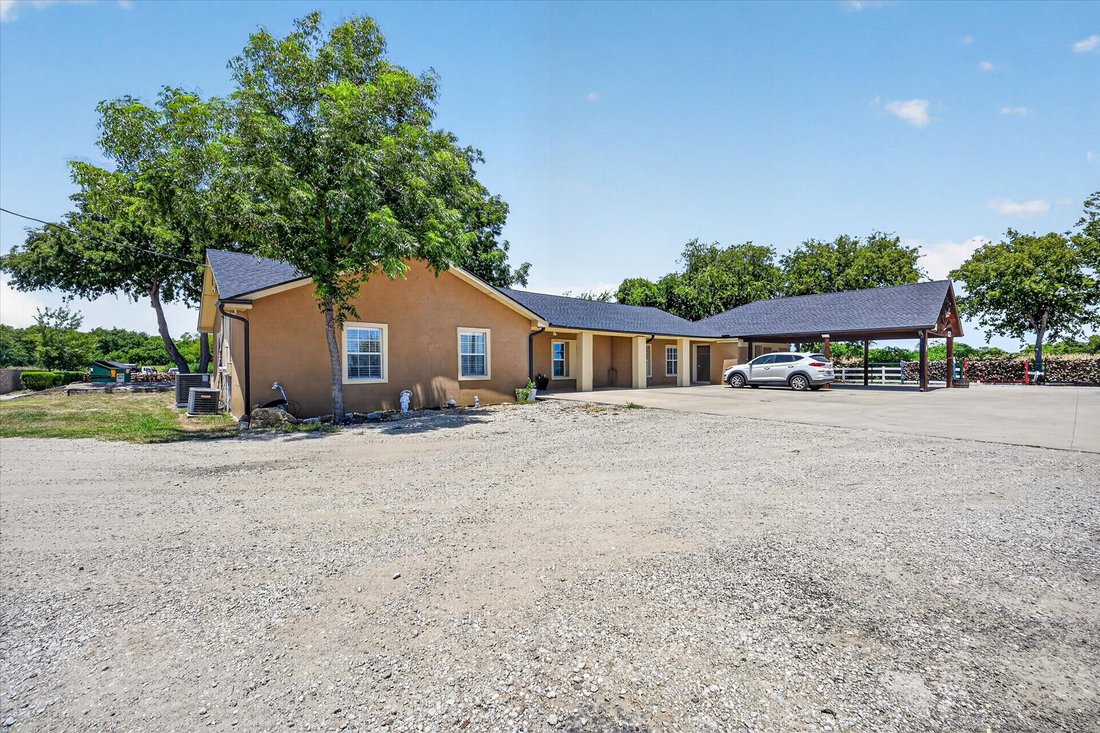 House in Sanger, Texas, United States 2 - 18464071