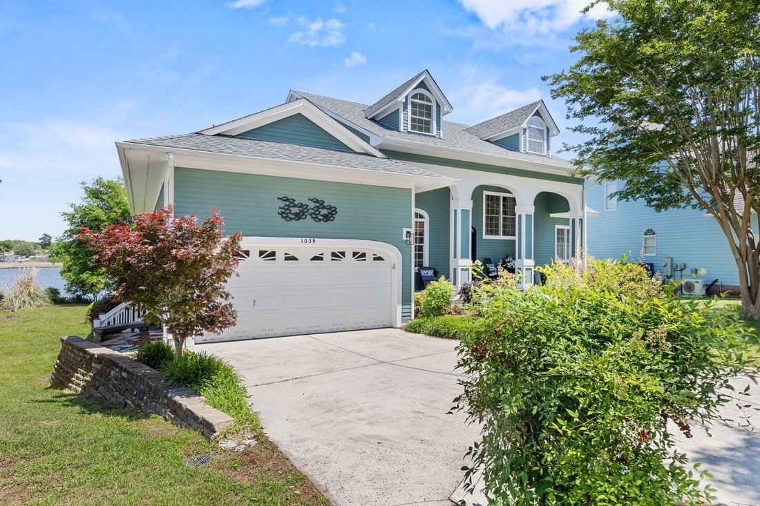 North Topsail Beach, North Carolina, United States 5 - 18472238