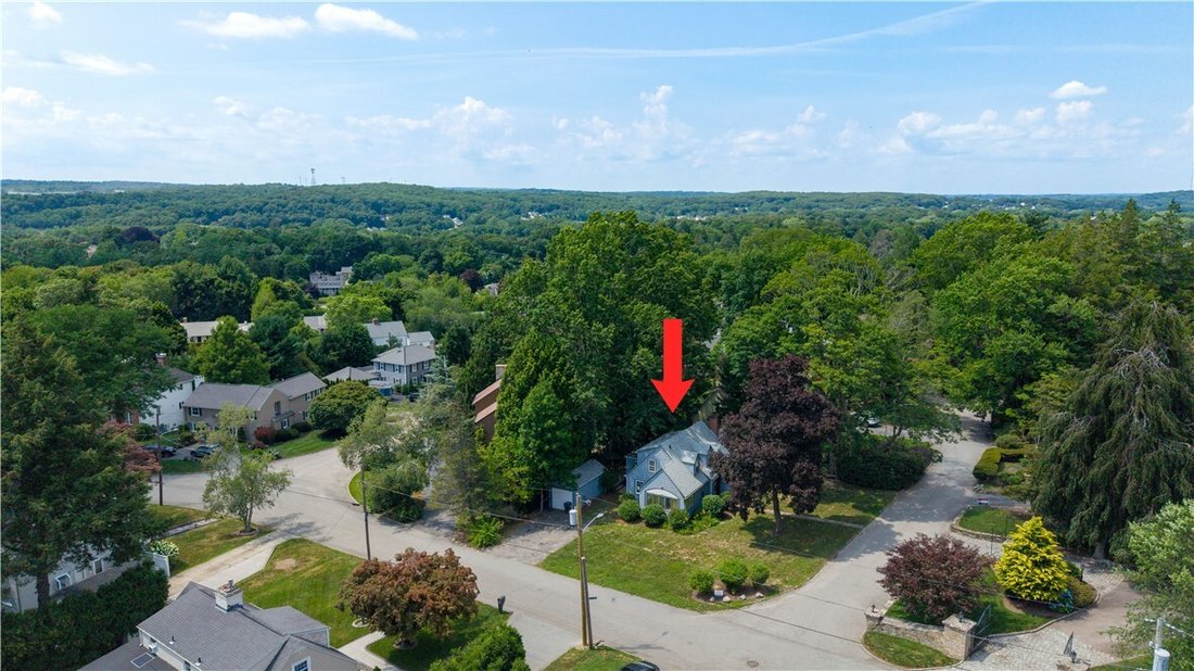 House in Cranston, Rhode Island, United States 4 - 18458407