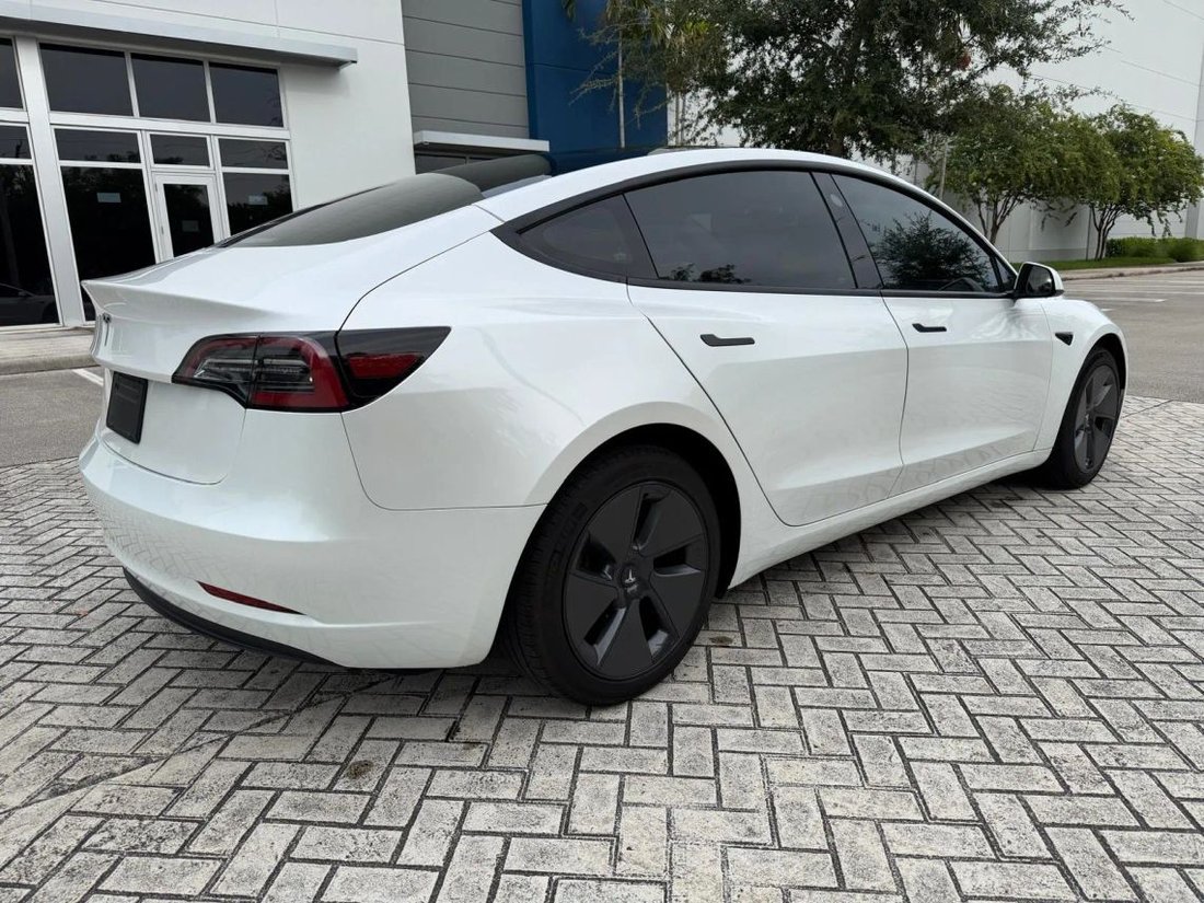 Sedan in Pompano Beach, FL, United States 5 - 18472109