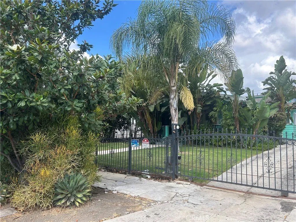 Condo in Los Angeles, California, United States 3 - 18463262