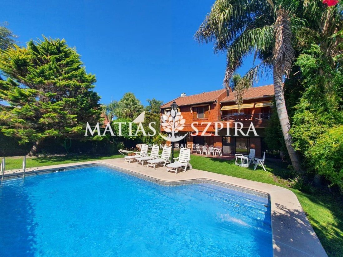 House in Castelar, Buenos Aires Province, Argentina 4 - 18458084