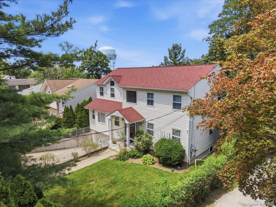 House in Great Neck, New York, United States 2 - 18406979