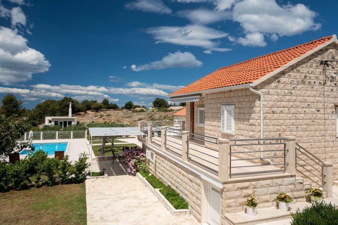 Villa en Supetar, Split-Dalmacia, Croacia 3 - 18460702