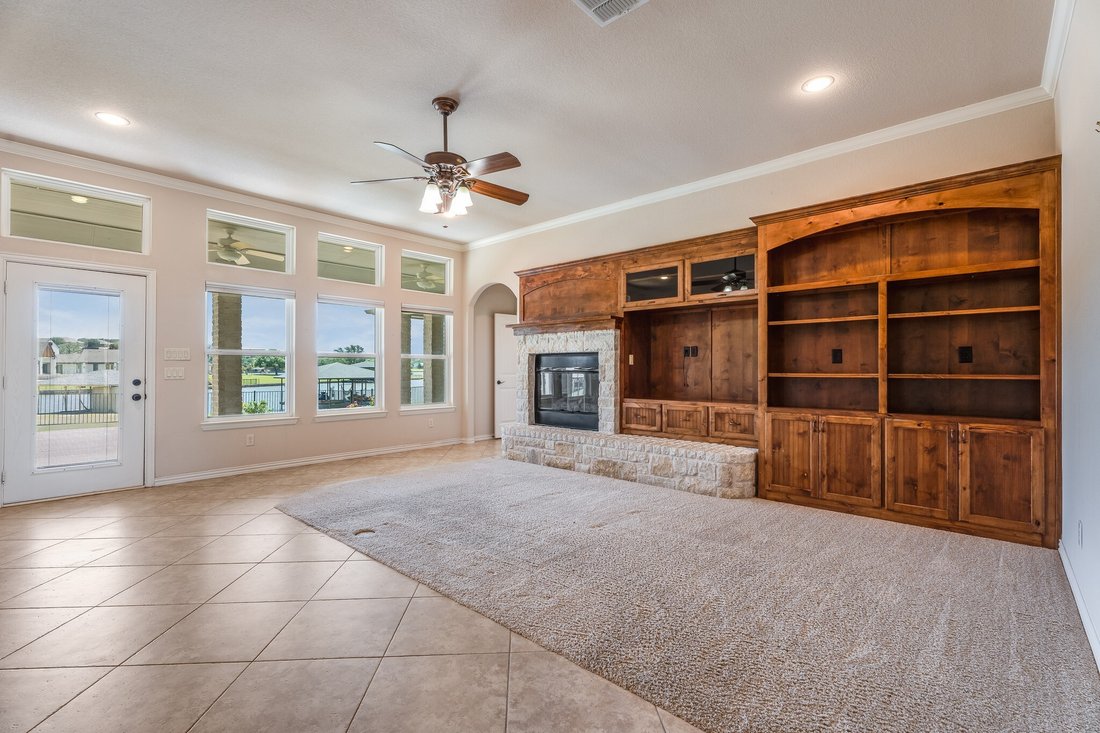 House in Granbury, Texas, United States 5 - 18460033