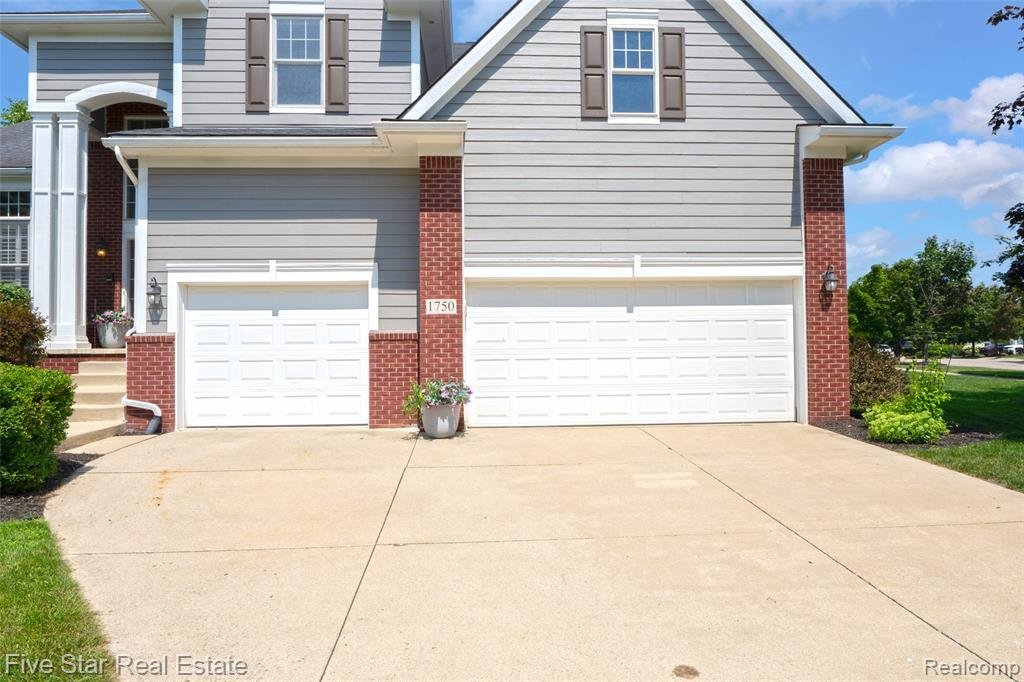 House in Wixom, Michigan, United States 5 - 18455485