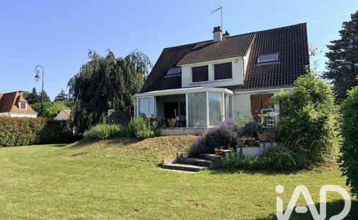 House in Varennes-Jarcy, Ile-de-France, France 1
