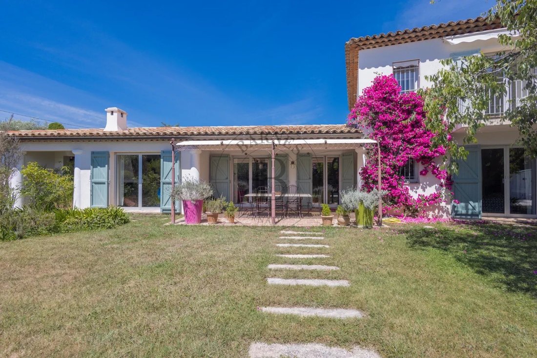 Villa in Mougins, Provence-Alpes-Côte d'Azur, France 2 - 18457179