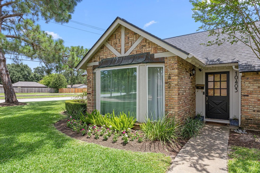 House in Houston, Texas, United States 3 - 18459895