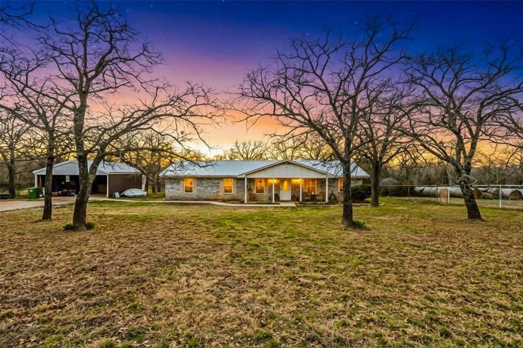 House in Paradise, Texas, United States 1 - 18460355
