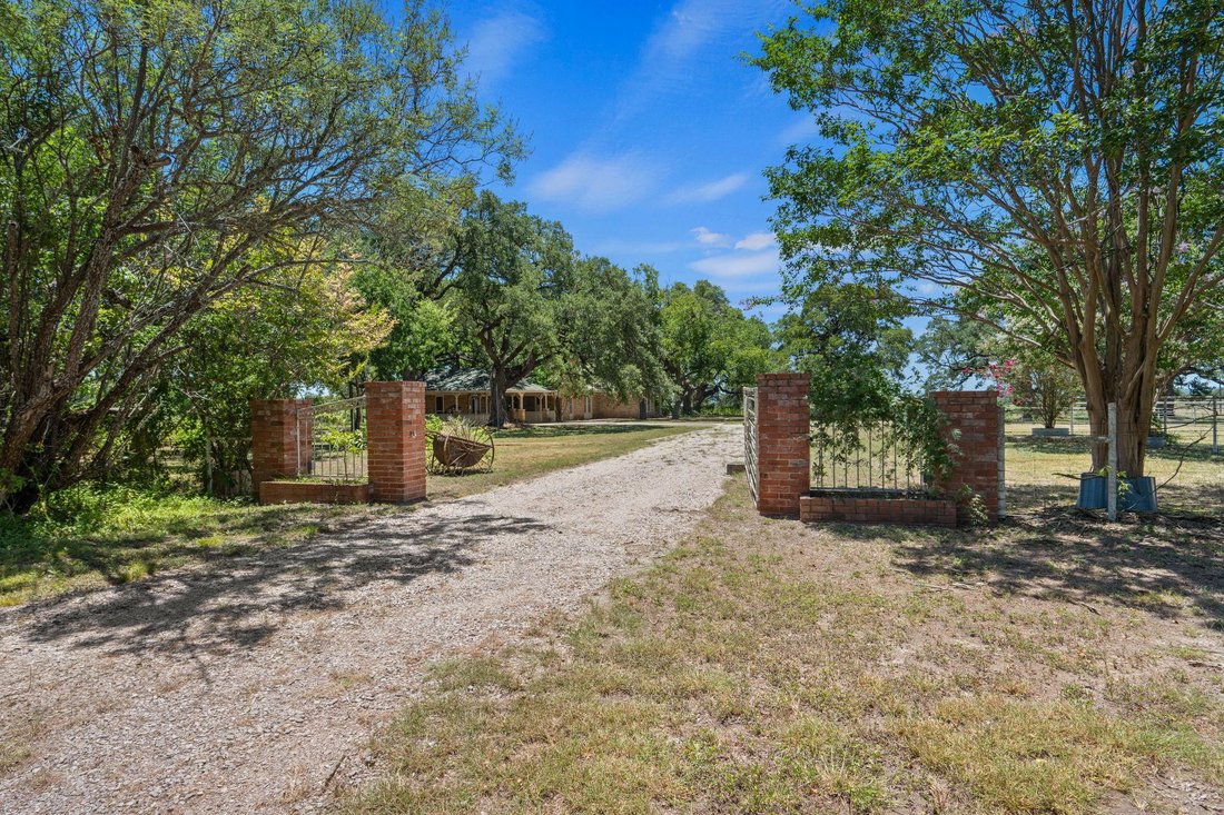 House in Bertram, Texas, United States 2 - 18459461