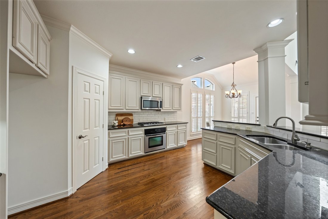 House in Houston, Texas, United States 4 - 17874393