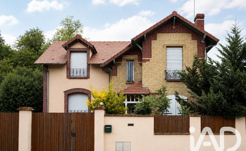 House in Frances-Copistes, Montigny-les-Cormeilles, France 1