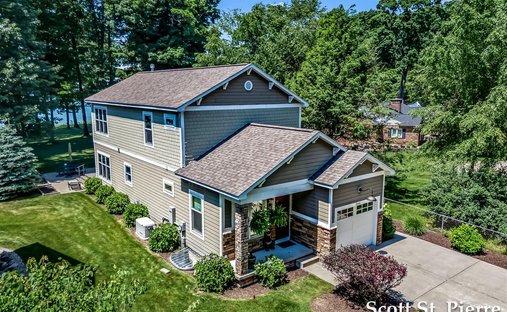 House in North Muskegon, Michigan, United States 1