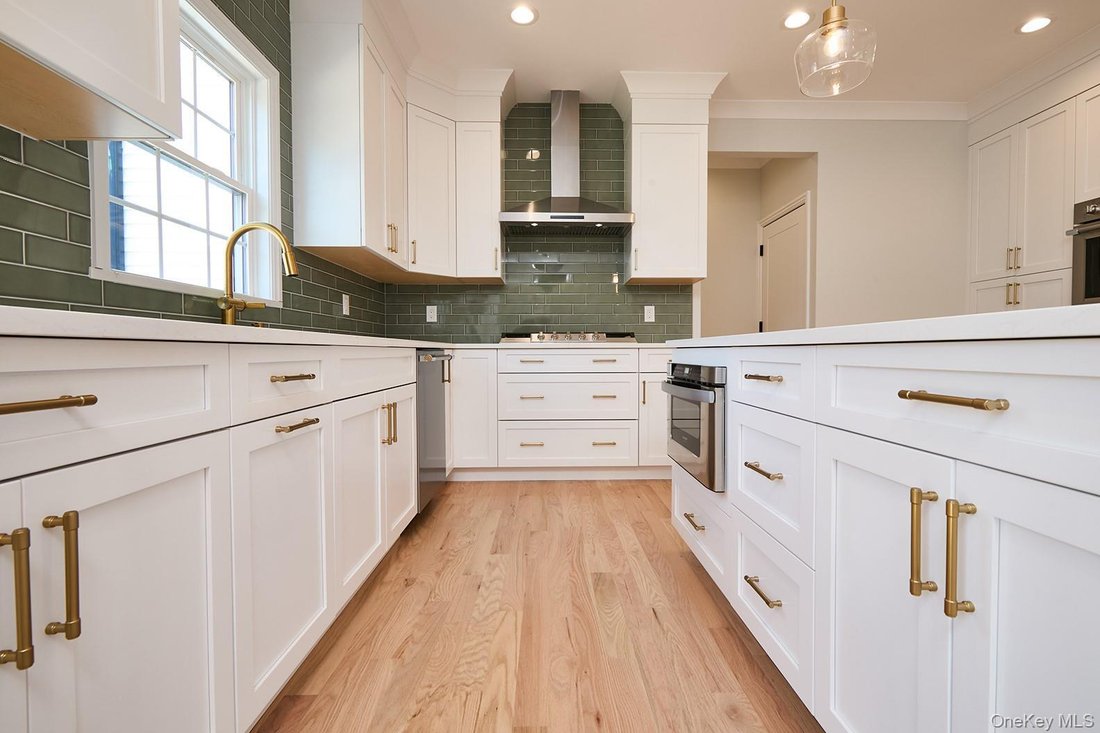 House in Merrick, New York, United States 5 - 18469516