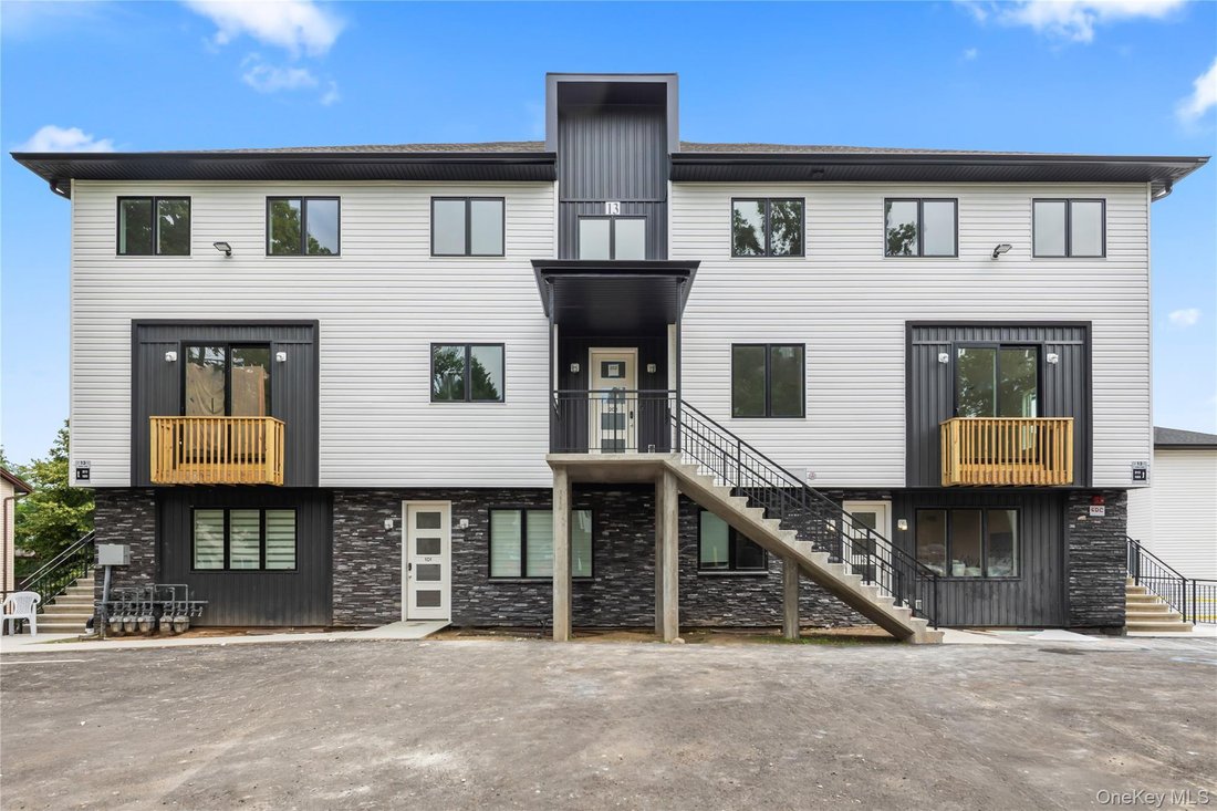 Condo in Airmont, New York, United States 1 - 18468722