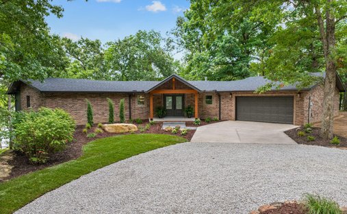 House in Shell Knob, Missouri, United States 1