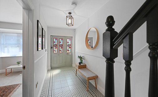 House in Pinnerwood Park, Hillingdon, England 1