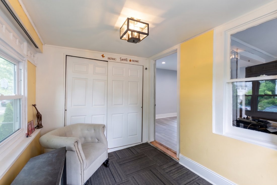 Teaneck, New Jersey, United States 4 - 18458175
