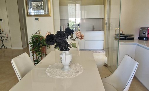 Villa in Desenzano Centro, Desenzano del Garda, Lombardy 1