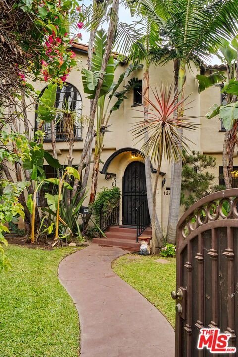 Los Angeles, California, United States 1 - 18459109