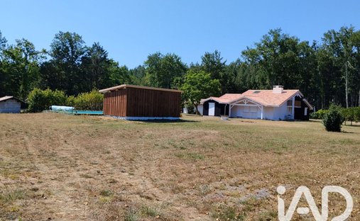 House in Saumos, Nouvelle-Aquitaine, France 1