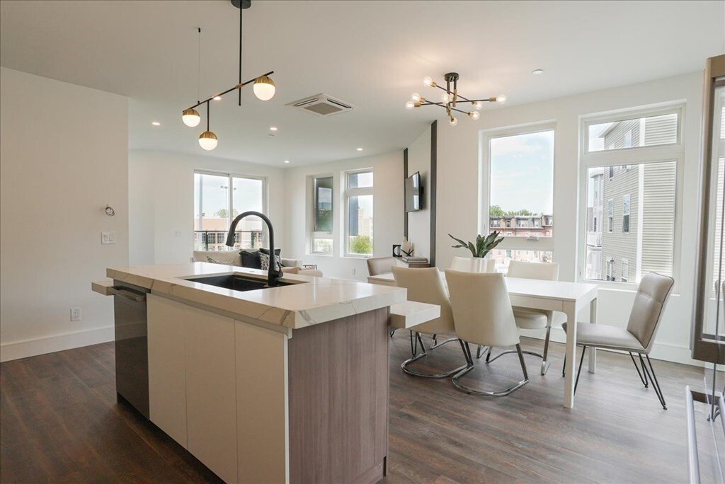 Condo in Boston, Massachusetts, United States 3 - 18457824