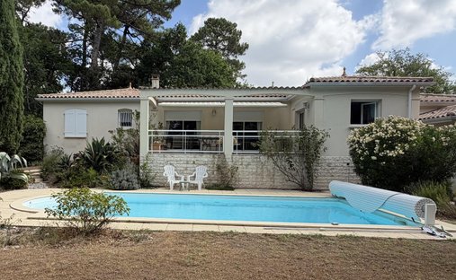 House in Les Mathes, Nouvelle-Aquitaine, France 1